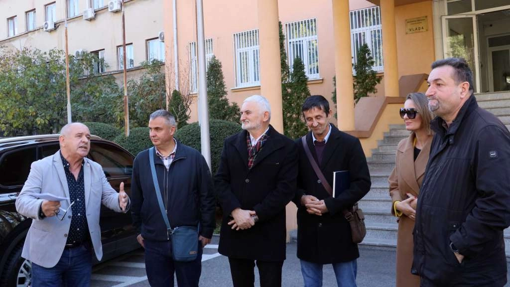 Sindikati prosvjetnih djelatnika i Vlade bez konkretnog dogovora; Štrajk se nastavlja